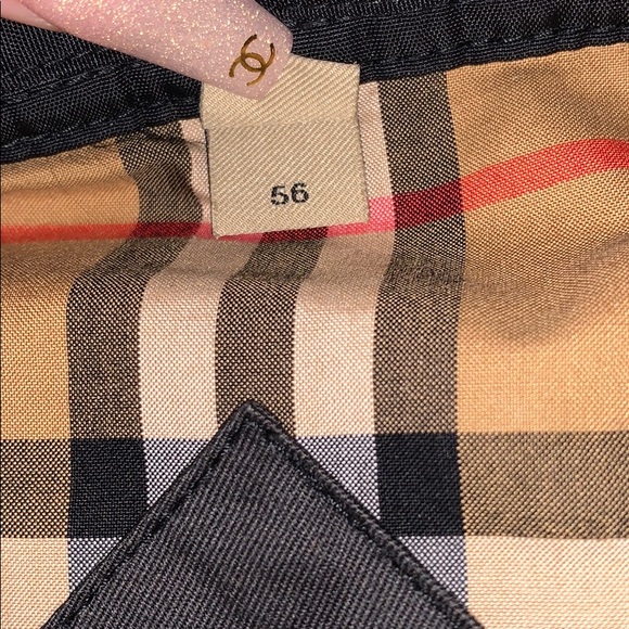 Burberry - Picture 2 of 5